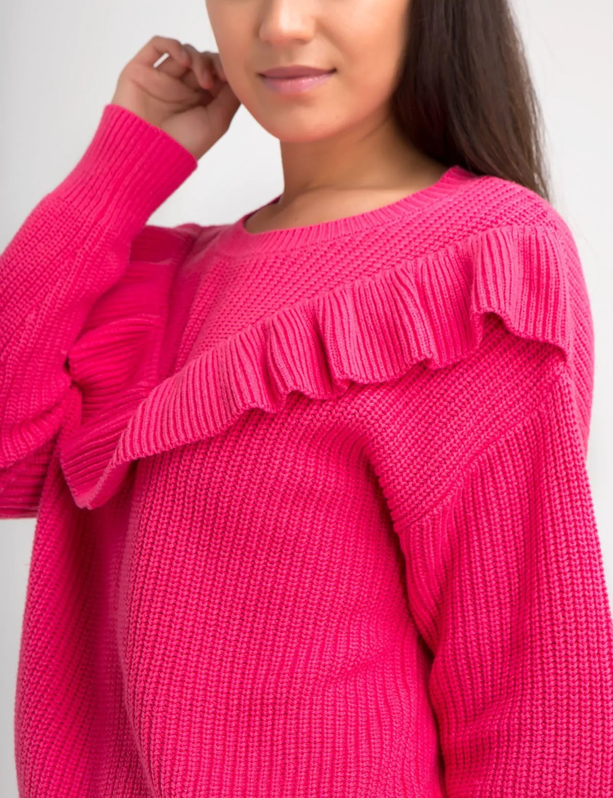 RUFFLE V-NECK SWEATER