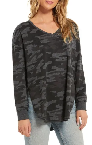 Z Supply Camo V-Neck Weekender in Camo Dark Charcoal